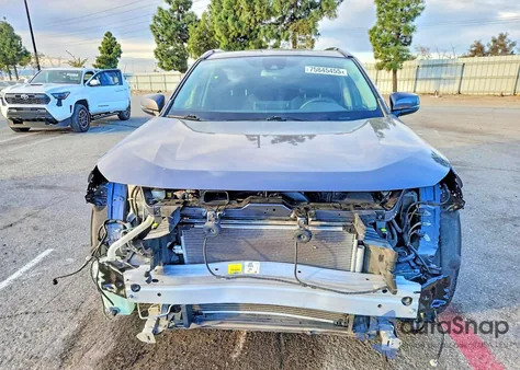 2019 Toyota Rav4 Xle z USA, uszkodzony, nr VIN JTMW1RFV0KD028956